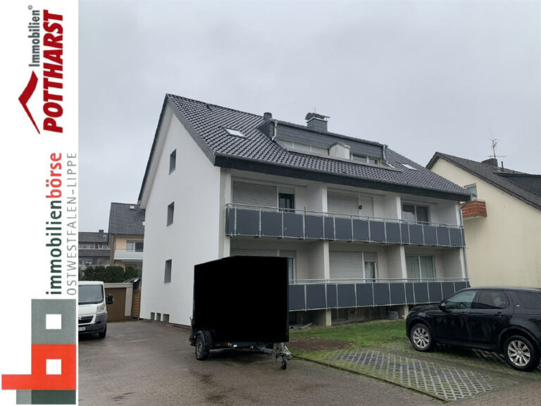 Gepflegte 2-Zimmer-Dachgeschosswohnung mit Loggia in Bad Salzuflen!