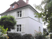 Dieses schicke und top-gepflegte 1-2-Familienhaus in zentrumsnaher Lage von Herford bietet ausreichend Platz für die ganze Familie. Eine Übernahme der Immobilie kann zum 01.06.2011 erfolgen.