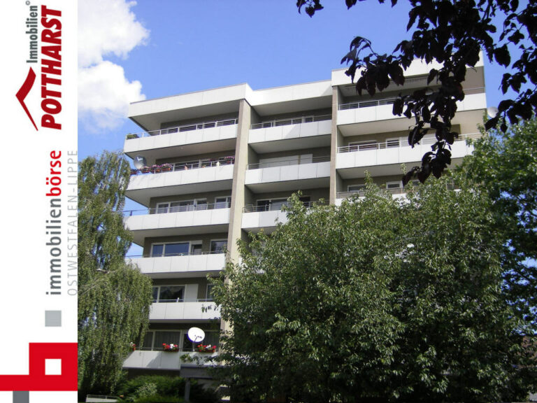 Schöne und großräumige 3-Zimmer-Wohnung mit umlaufendem Balkon in zentraler Lage von Bad Salzuflen.