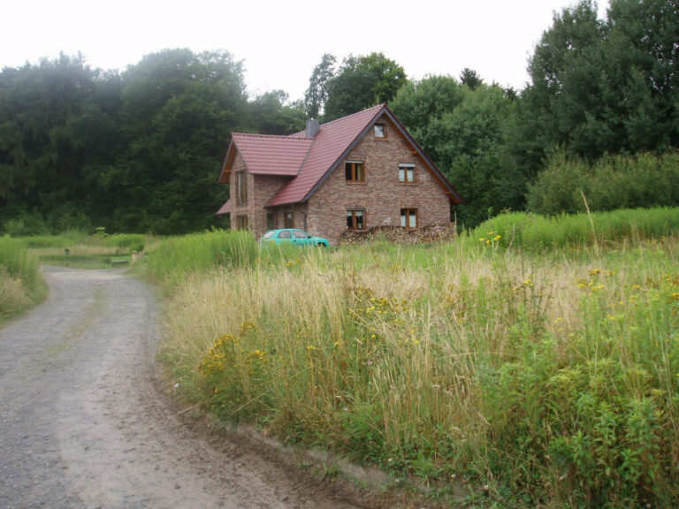 Baugrundstück in Lage